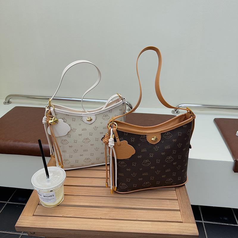 Old Flower Women's Bag 2025 Early Autumn New Tote Bag Women's Large-capacity Retro Commuter Shoulder Bag Classic Underarm Bag