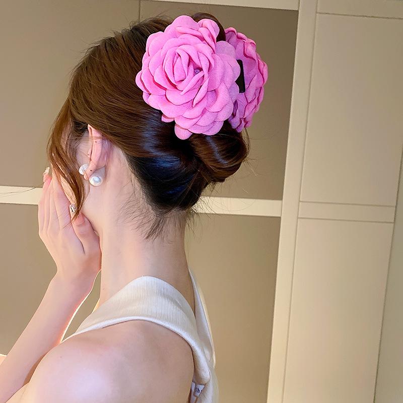 Korean Fashion Flower Hair Clip: Sweet Girl Shark Claw for Updos - Fresh, Stylish Hair Accessory
