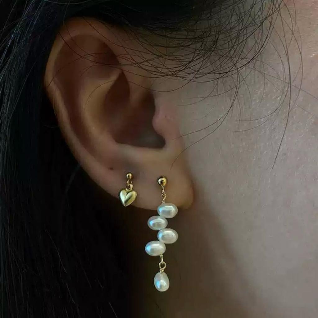 Natural freshwater pearl grape ear love stud earrings niche design strong light baroque earrings silver needle earrings stacked wear