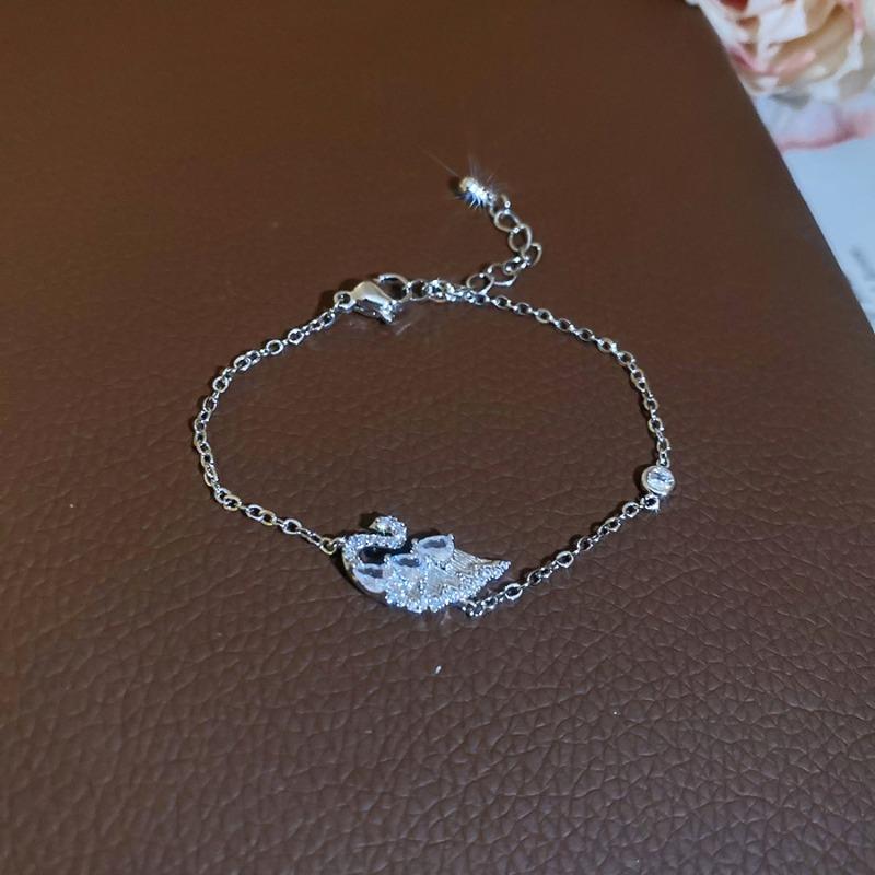 Zircon pearl beaded flower bracelet retro fashion exquisite elegant temperament bracelet light luxury high sense jewelry women