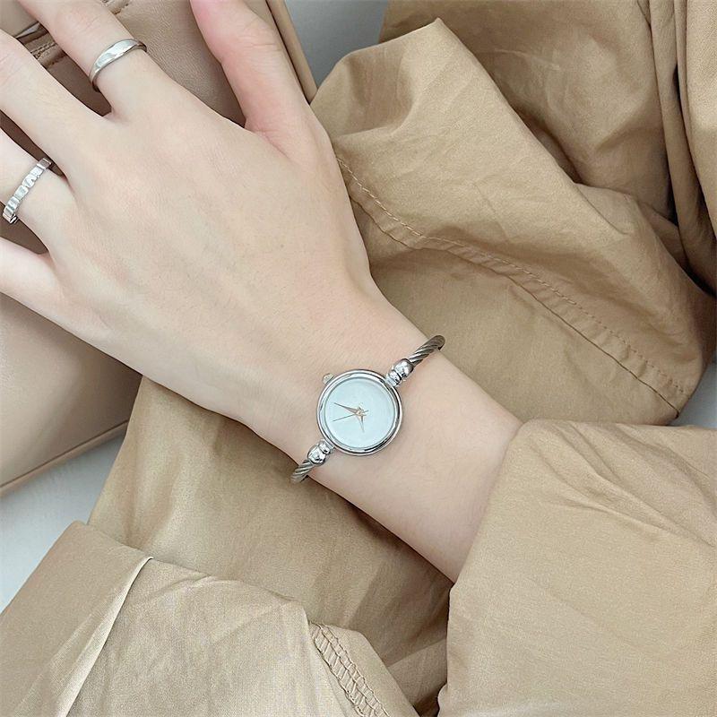 Women's Open Bangle Quartz Watch: Elegant and Simple Design