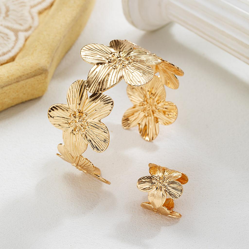 2 Fashionable and Elegant Flower Jewelry Sets, Metal Open Flower Bracelets, Rings, Accessories