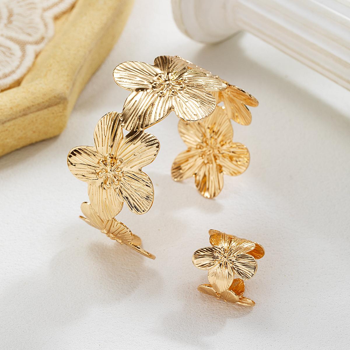 

2 fashionable and elegant flower jewelry sets, metal open flower bracelets, rings, accessories