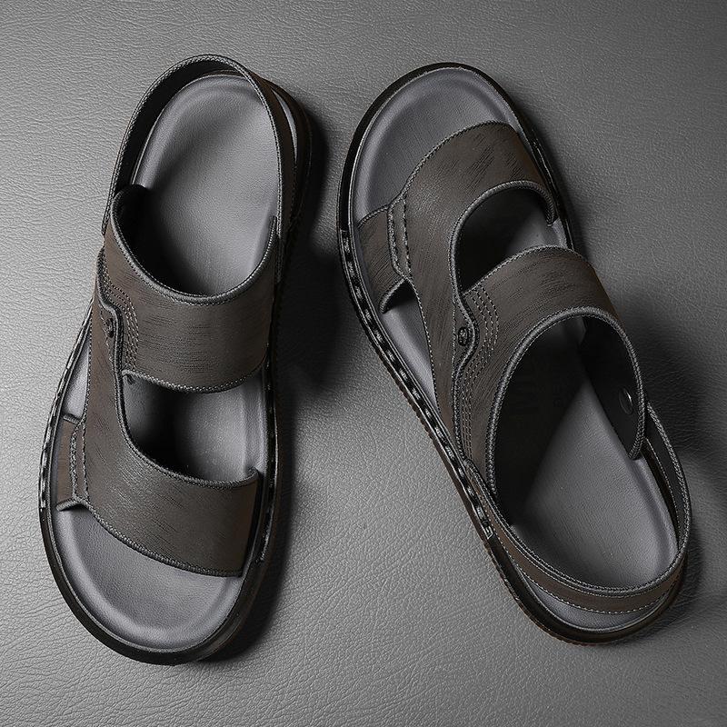 Sandals Men's New Summer Breathable Driving Sports and Leisure Beach Shoes Non-slip and Wear-resistant Light and Comfortable Slippers