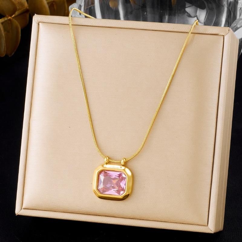 Collana con Ciondolo Quadrato in Acciaio Inossidabile Placcato Oro con Pietra Verde Taglio Smeraldo per Donne Gioielli