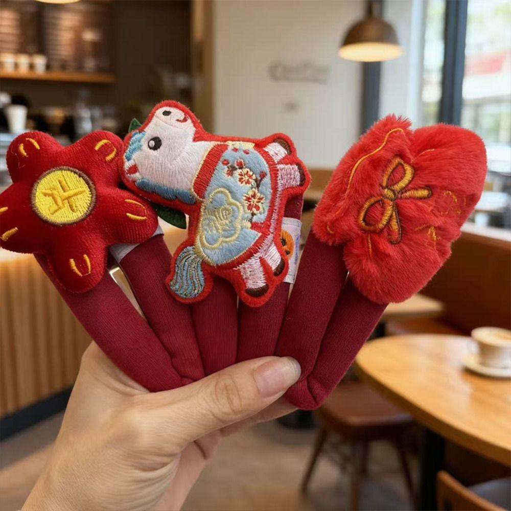 Kreslená obruč do vlasů s koňským ohonem Pony Novoroční pokrývka hlavy Sladká 2026 Novoroční čelenka Foto rekvizita