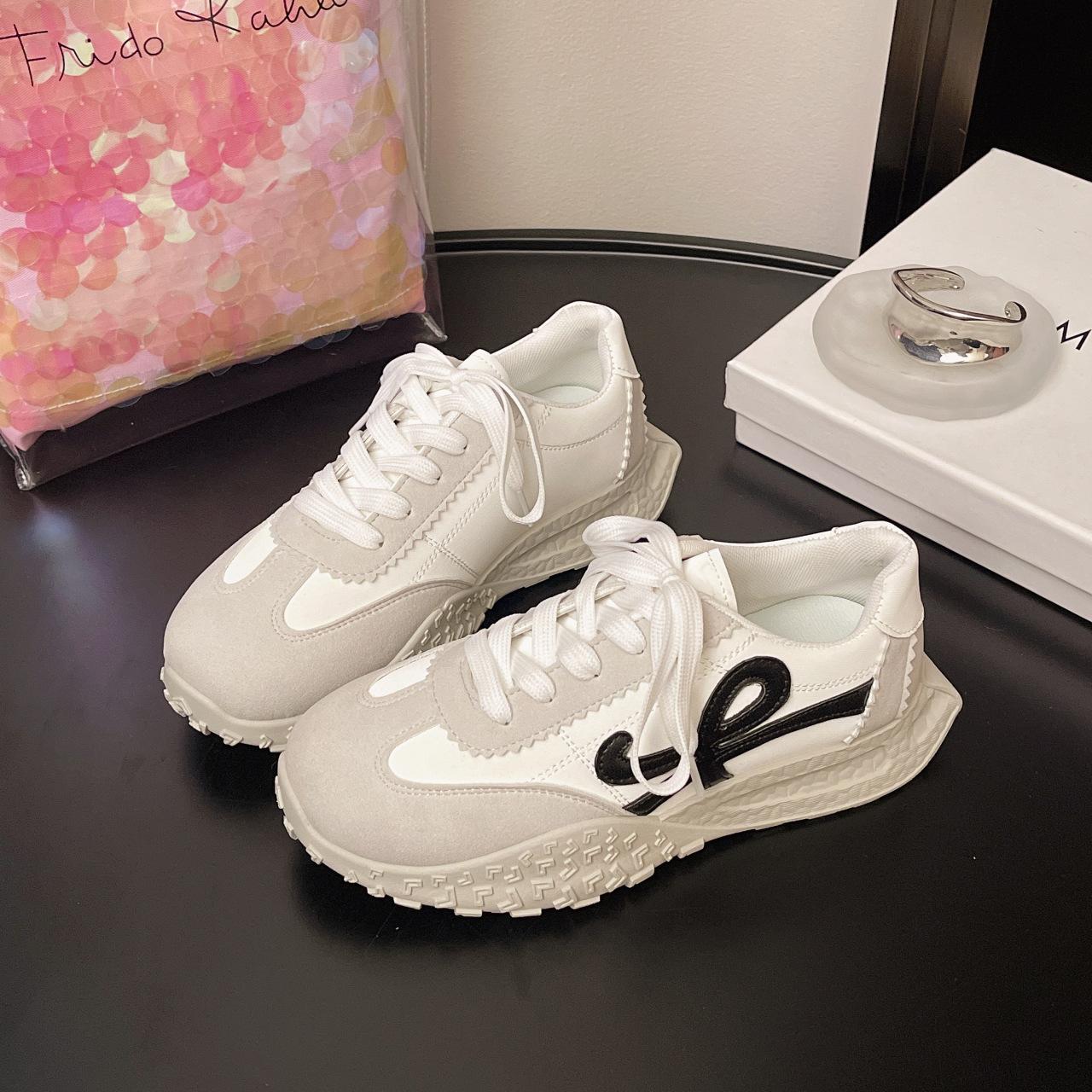 

2025 new summer retro moral training shoes women s platform versatile lightweight sports board shoes fashion casual running shoes 40