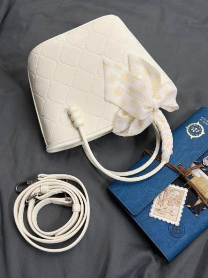 

JIAERDI Retro White Handle Messenger Bag Women Silk Ribbon chic Large Capacity Bucket Bag Ladies Casual Crossbody Bags Aesthetic 23x14.5x9cm бежевий