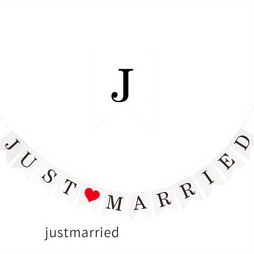 Elegantní bílý banner 'Just Married' - Ideální pro svatební a předsvatební výzdobu, rekvizita do fotokoutku a zahradní párty potřeby, svatební věnec