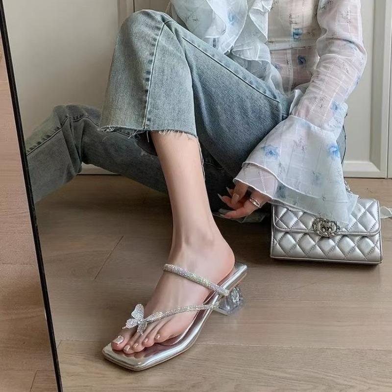 

Fashion French Elegant High Heel Slippers Ladies New Outdoor Wear Summer Fashion Crystal Butterfly Thick Heel Sandals Clip Toe Slippers 40 серебряный
