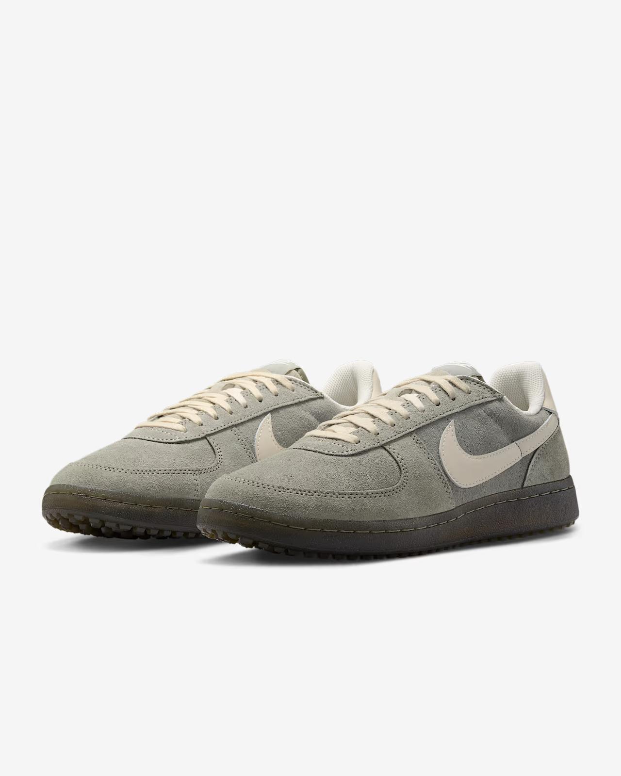 IF0666-300 Nike Field General Light Army Natural (Men s) 10
