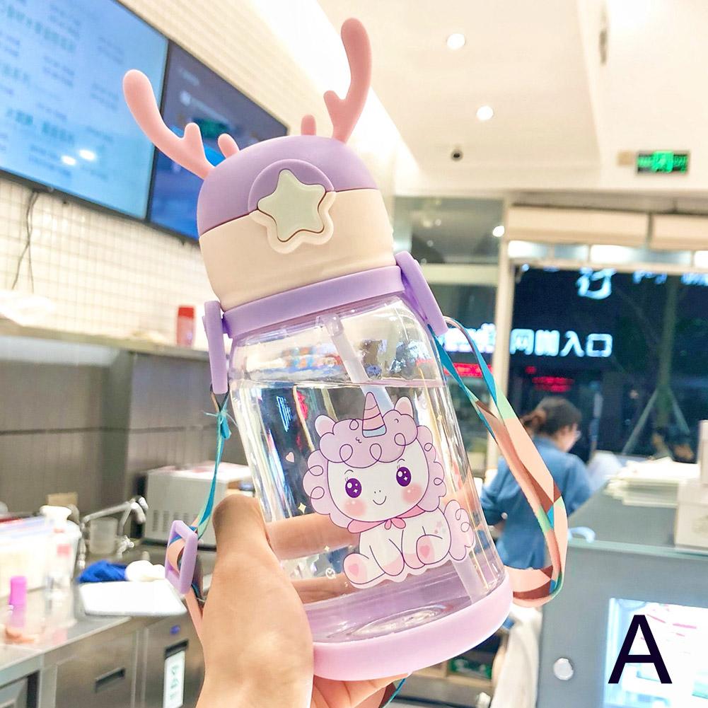 

Мультяшная детская бутылка для воды для школы, путешествий или спорта и активного отдыха, бутылка для воды 500 мл с соломинкой, герметичная, крышка-поильник с кнопкой фиолетовый