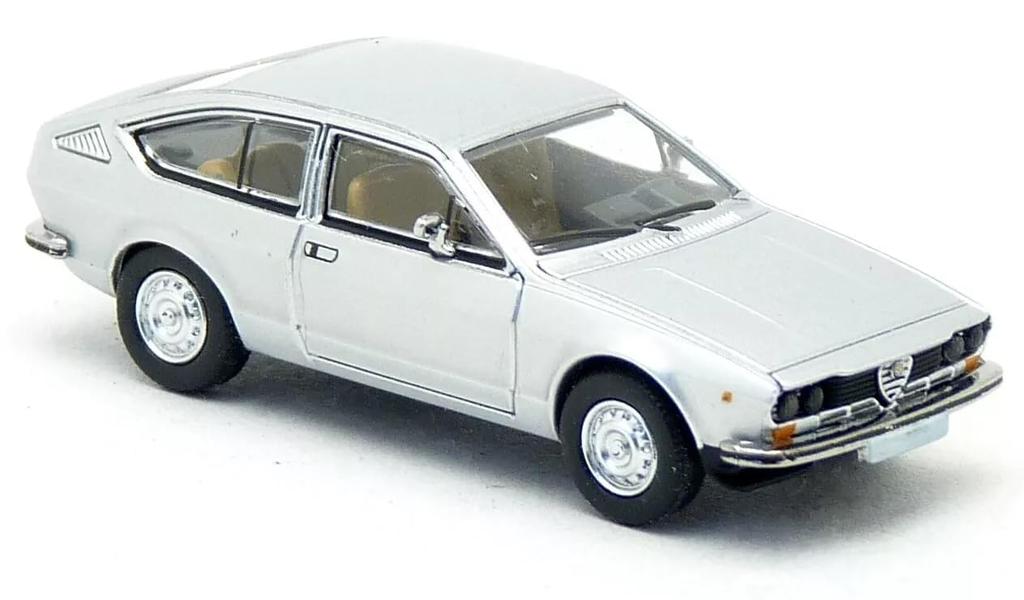 PCX87 Alfa Romeo Alfetta GT 1974 Silver Alfetta GT Premium Classics Diecast Car HO Scale 1/87