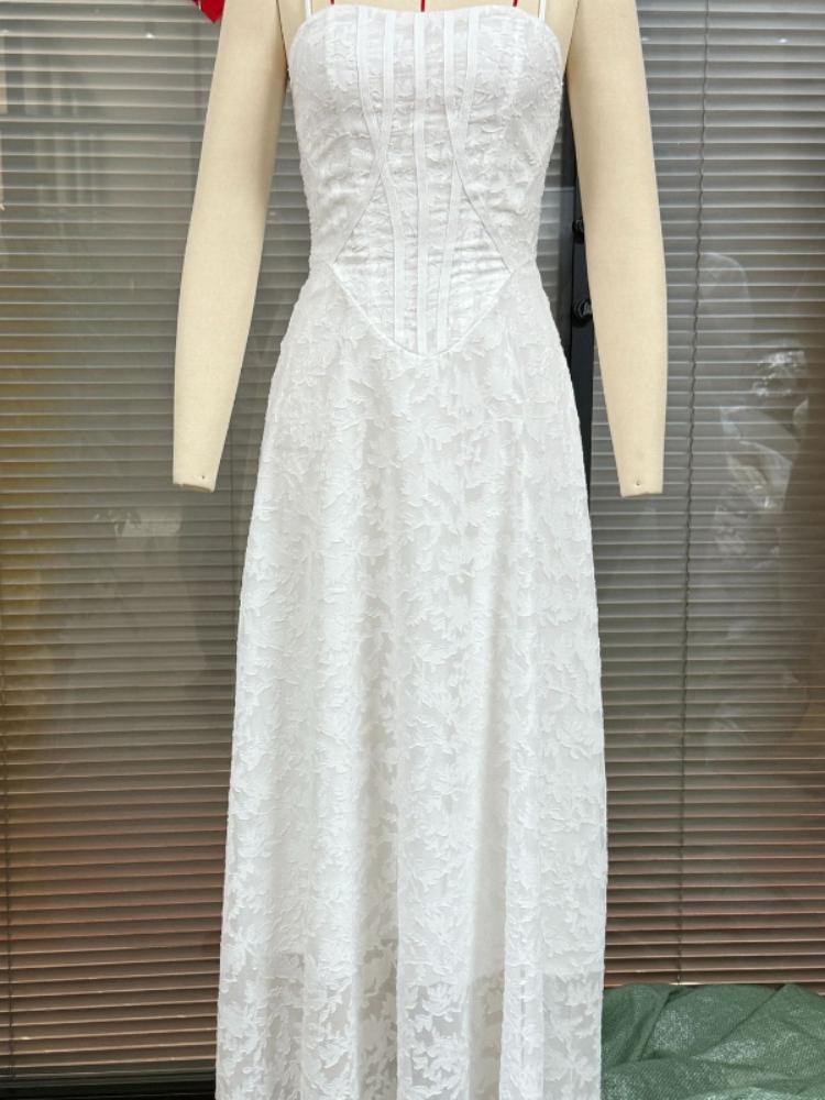 

Женское элегантное фиолетовое бальное платье без бретелей с корсетным верхом и летящей юбкой XXL белый