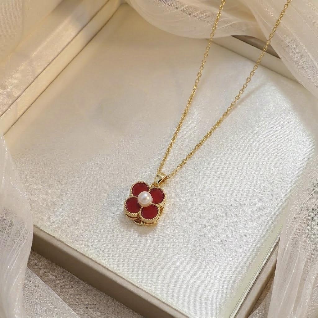 European & American Style Zirconium Petal Rotating Clavicle Necklace for Women