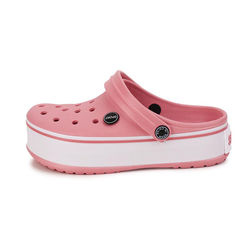 

Літні нові дірчасті туфлі жіночі нековзні дихаючі сандалі на платформі, вуличні туфлі з закритим носком для пляжу size 36-41 mixed color mixed size