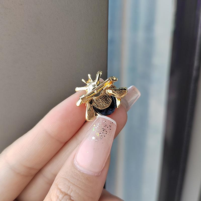 Female Fashion Rainbow Crystal Cute Ladybuy Brooches For Women Luxury Gold Color Rhinestone Alloy Animal Brooch Safety Pins