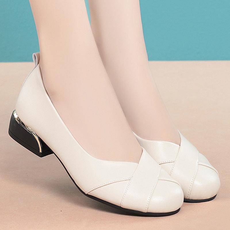 Moda Scarpe Basse in Pelle Donna 2025 Abito Femminile Beige Tacco Basso Nuovo Tacco Alto Esterno Estate Comfort Scarpe