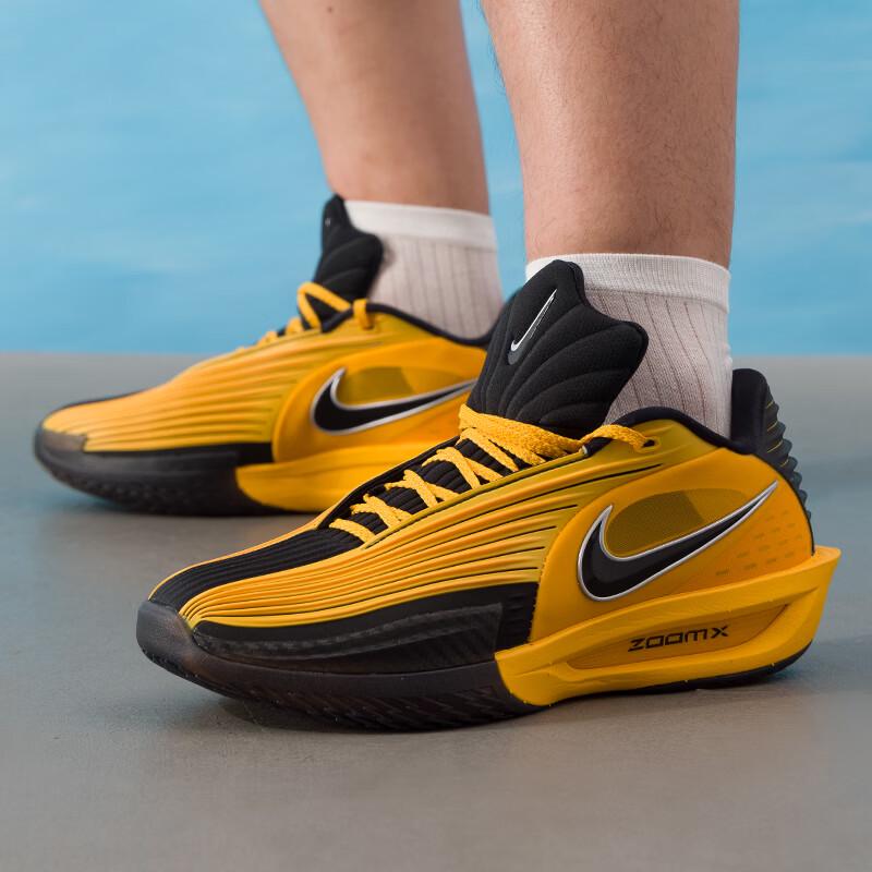 Найк ГТ. Баскетбольные кроссовки для мужчин с укороченным дизайном US 7