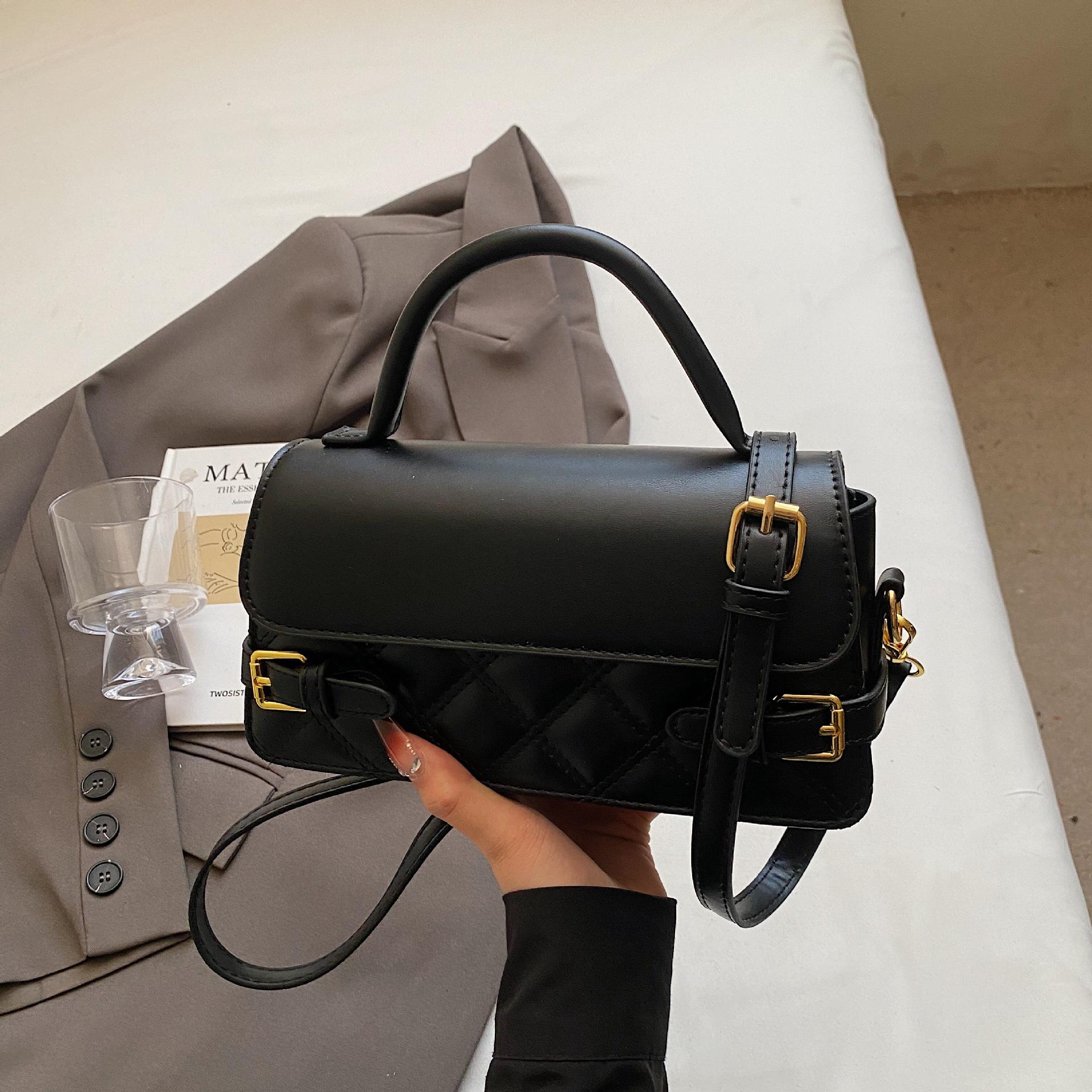 

Простая и популярная ромбовидная портативная маленькая сумка женская 2025 весенняя текстурная маленькая квадратная сумка модная трендовая сумка через плечо сумка-мессенджер чёрный