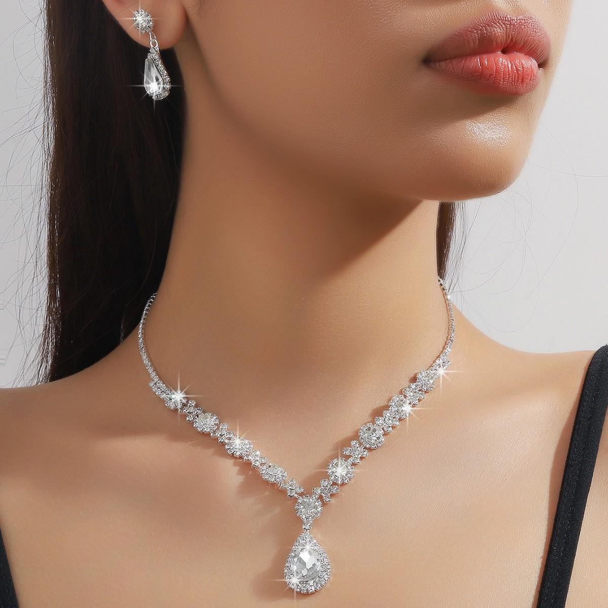 

Super Sparkling Exquisite Crystal Necklace Earring Set Bridal Accessories Wedding Dress Accessories Banquet Earrings