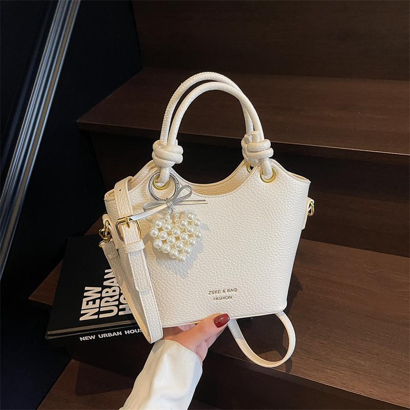 Hand Carry Fashion Bucket Bag Women's Korean Version Ins Shoulder Bag 2025 Spring New Simple Casual Portable Messenger Bag