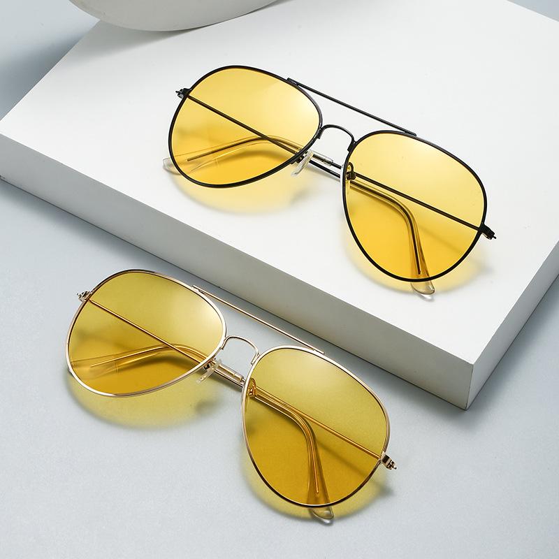 Retro Metal Frame Yellow Lens Night Vision Sunglasses Men Oversize Night Driving SunGlasses Outdoor UV400 Color Changing Goggles