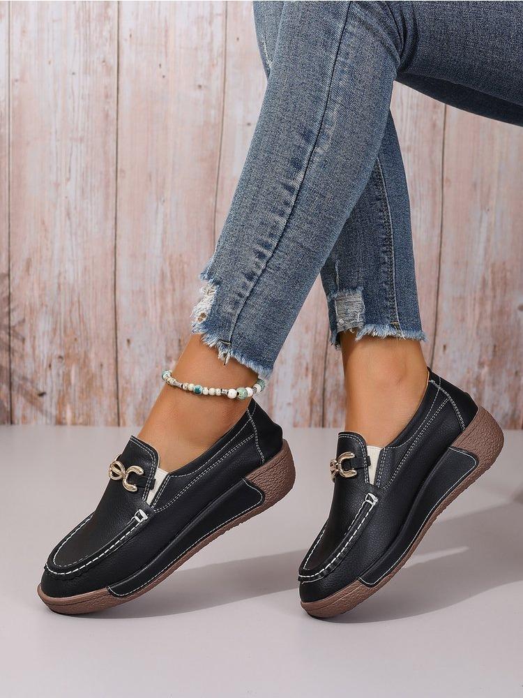 Women's Shoes In Plus Size with Flat Bottomed Round Toe Metal Buckle, One Foot on Women's Shoes