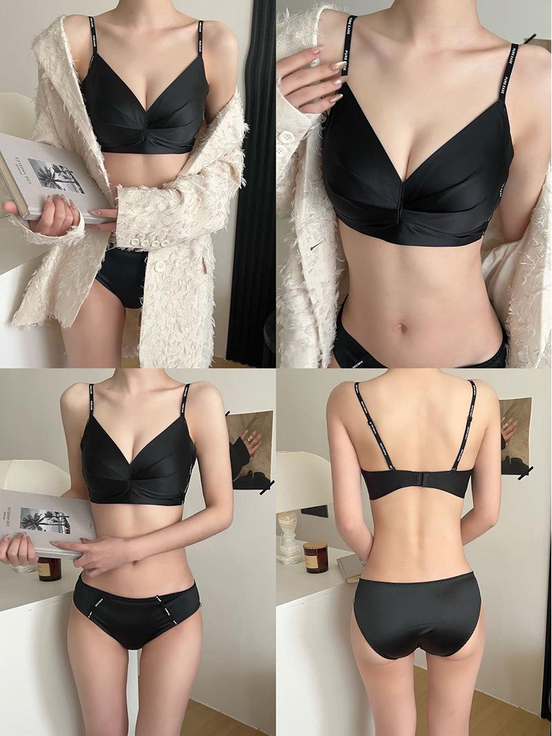 

Pearlescent Shell Satin Push-Up Lingerie Set – Soft, Wireless, Sexy French Style for Girls 36/80ABC