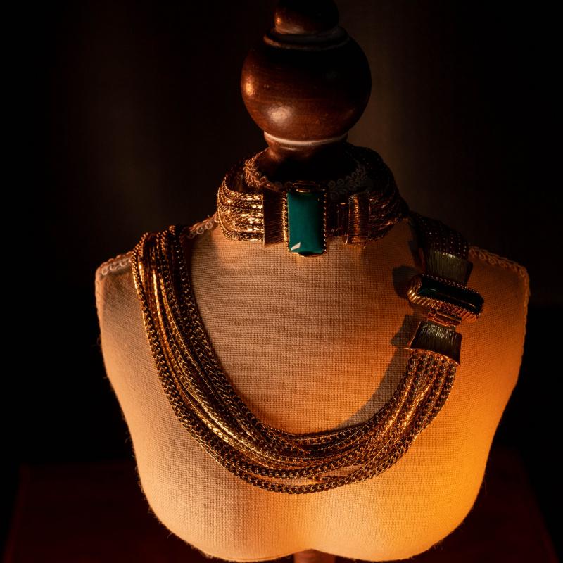 Light Luxury European American Fashion Retro Style Elegant Gold Chain Inlaid Turquoise High-End Short Necklace Bracelet Set