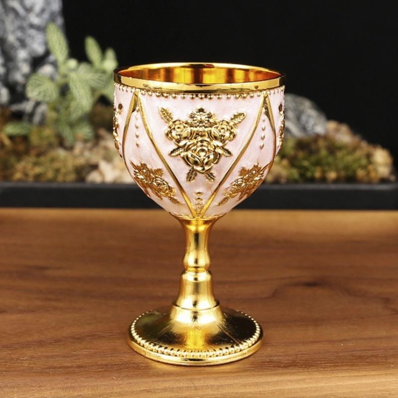 European Vintage Wine Glasses, Carved Mini Spirit Vodka Cup, Red Alloy Portable Spirits Goblet, sWedding Decoration, 30ml,1pcs