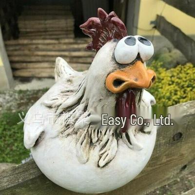 Διασυνοριακή Χιουμοριστική Διακόσμηση Κοτετσιού:  Ρητινένια Διακοσμητικά Πετεινού για Κηπουρική