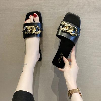 2024 Nieuwe Dames Slippers Vierkante Neus Ketting Slippers Platte Schuurzolen Strand Slippers Metalen Decoratie Casual Schoenen
