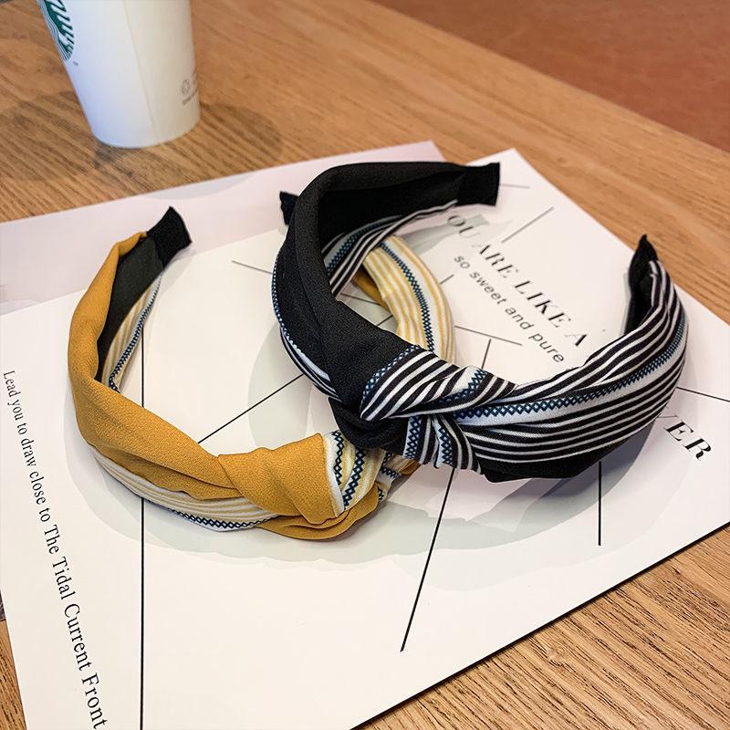Striped yellow headband for women, versatile for outdoor face washing, simple Korean style headband, wide edge pressed hairpin, retro style
