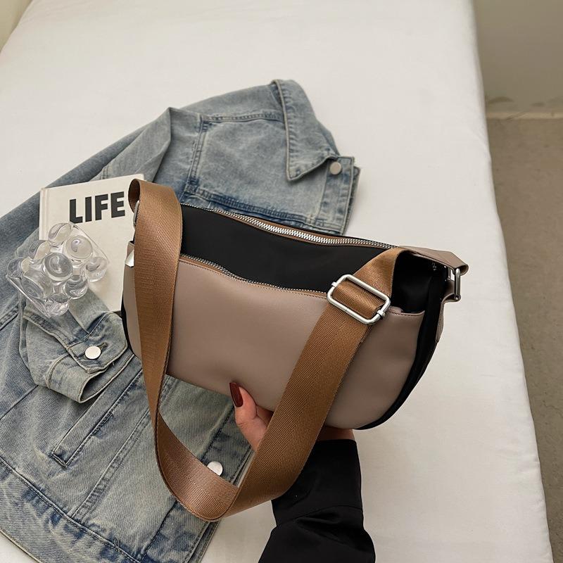 Summer new fashion trendy texture shoulder messenger bag shoulder temperament small bag simple niche armpit bag
