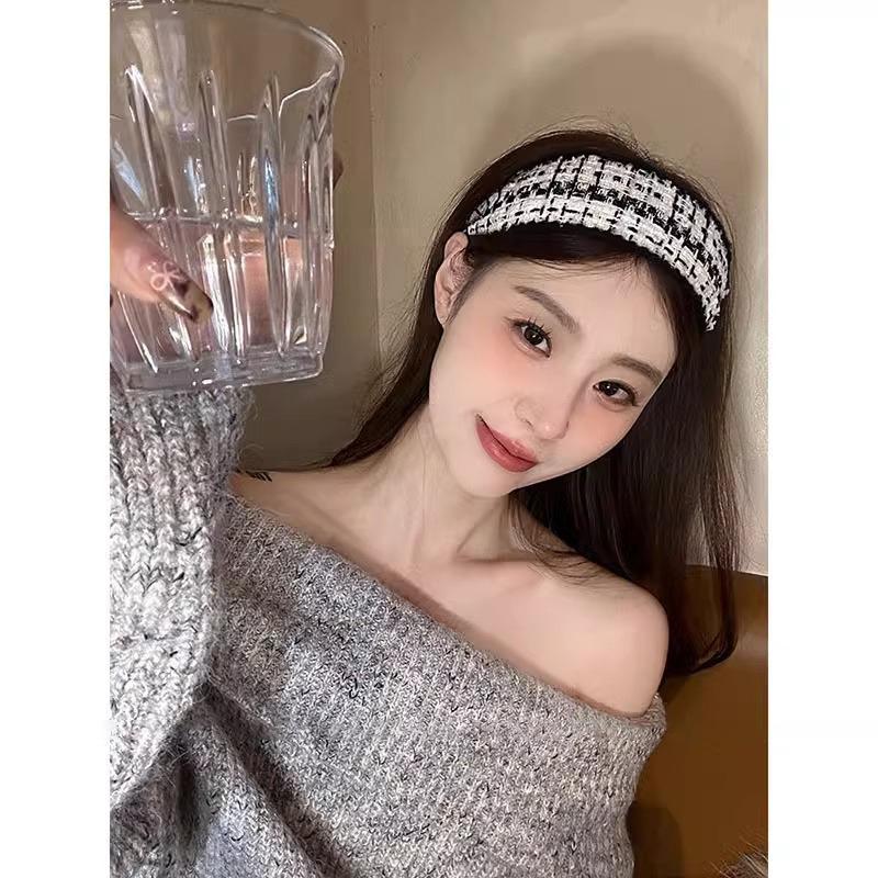 Autumn and Winter Plush Wide-brimmed Hair Band with A High and Elegant Headband On The Top of The Head
