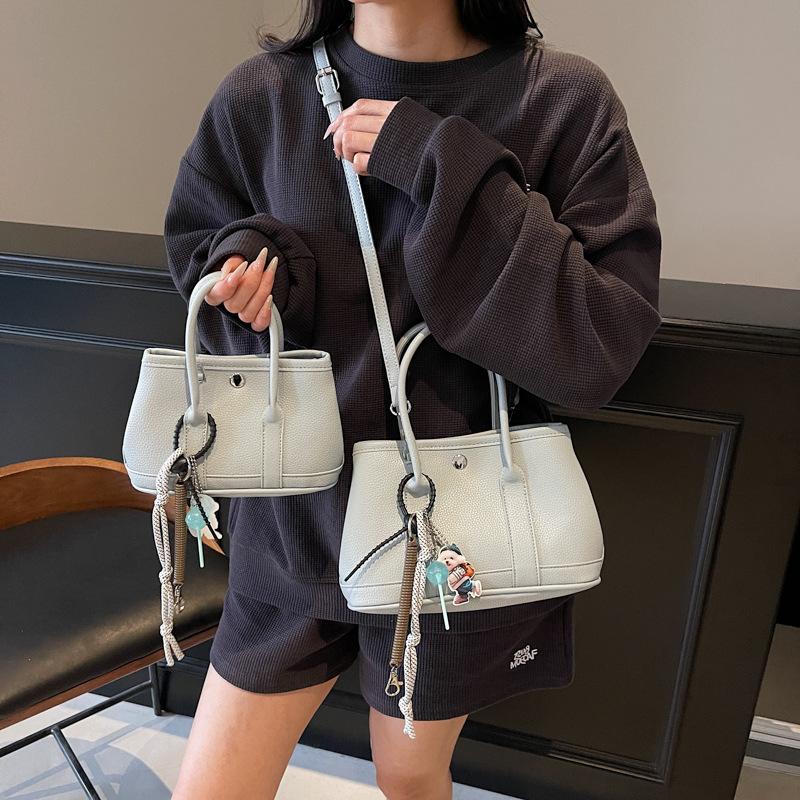 Versatile Handbag Women's Fashion Commuter Tote Bag Casual Shoulder Messenger Bag