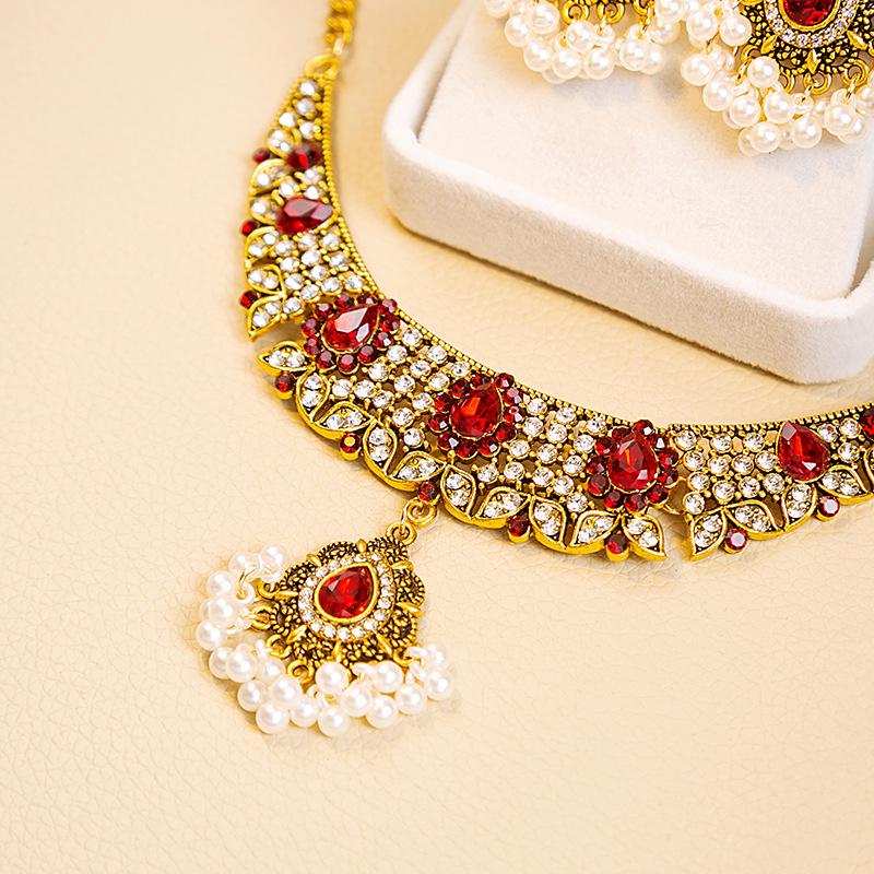 European & American Retro Palace-Inspired Pearl Water Drop Jewelry Set