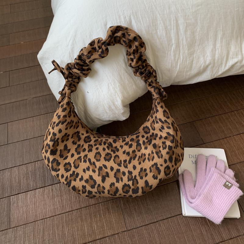 

Underarm Bag, Women s Large-capacity Pillow Bag, Retro and Fashionable Single-shoulder Bag, Simple Tote Bag коричневый