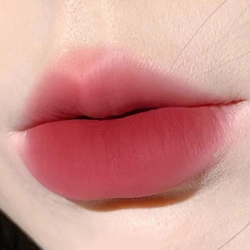 

PinkyFocus Матовый бархатный стойкий отбеливающий блеск для губ