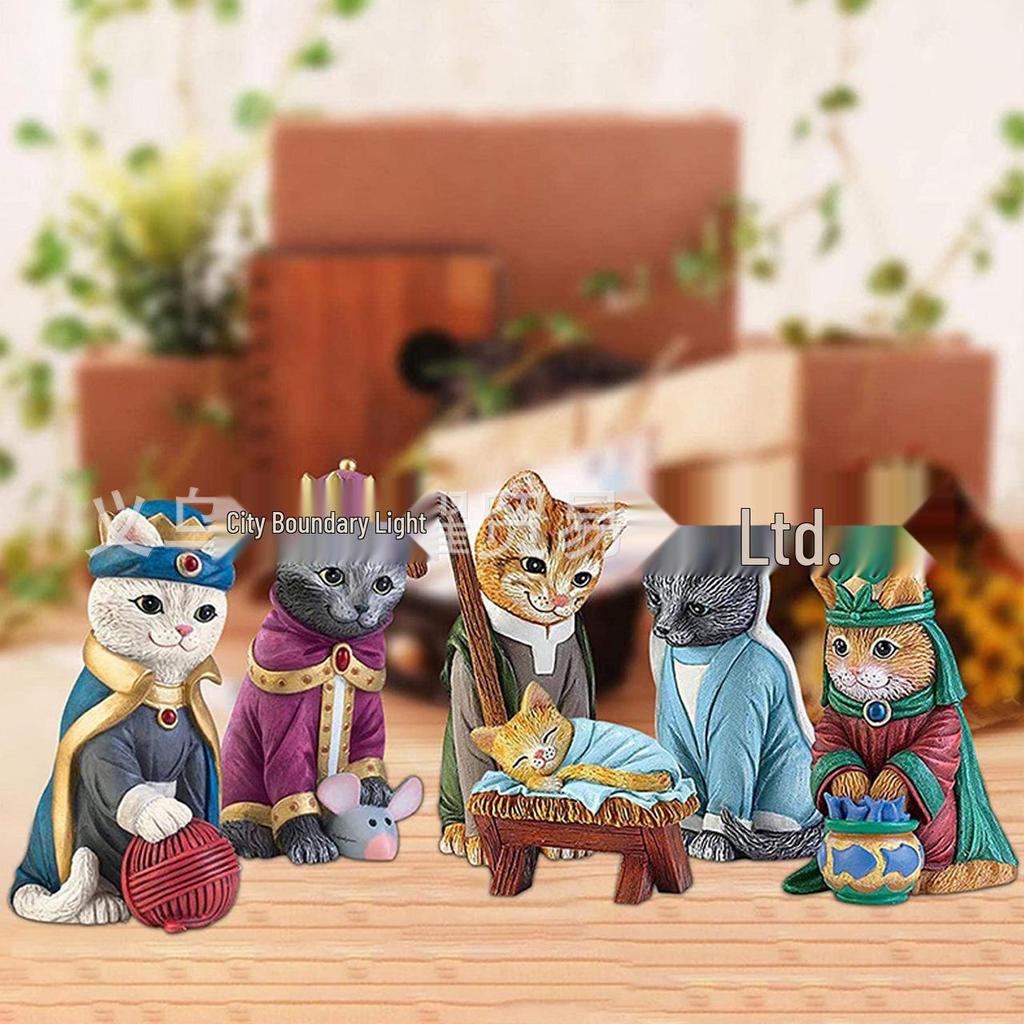 Festive Royal Kitten Family Resin Sculpture – Creative Christmas Ornament