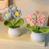 Flores Tricotadas à Mão Lírio do Vale Planta Feita à Mão Girassol em Vaso de Crochê Acabado Flor Artificial Não-Me-Esqueça para Decoração de Mesa de Casa