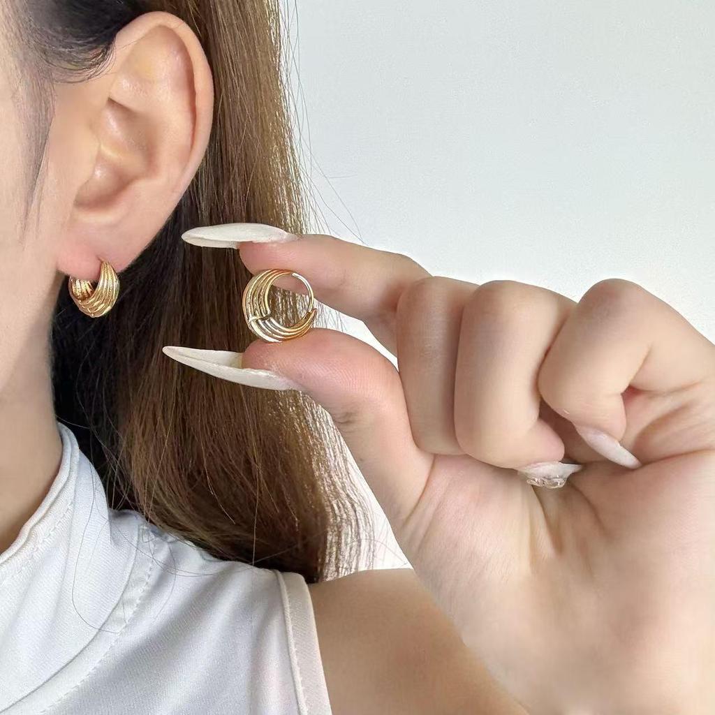 Minimalist Gold Geometric Ear Hoops - Simple Copper Ear Cuffs for Women, Elegant Light Luxury Earrings