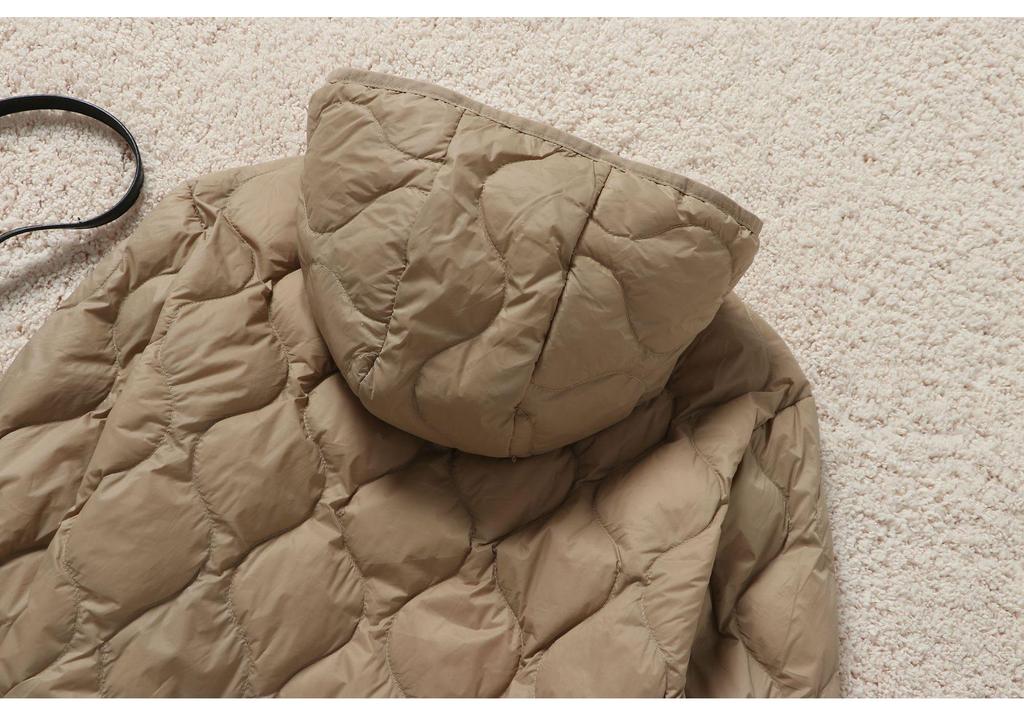2025 New Women's Hooded Lightweight Cloud Down Jacket (Style 8632)