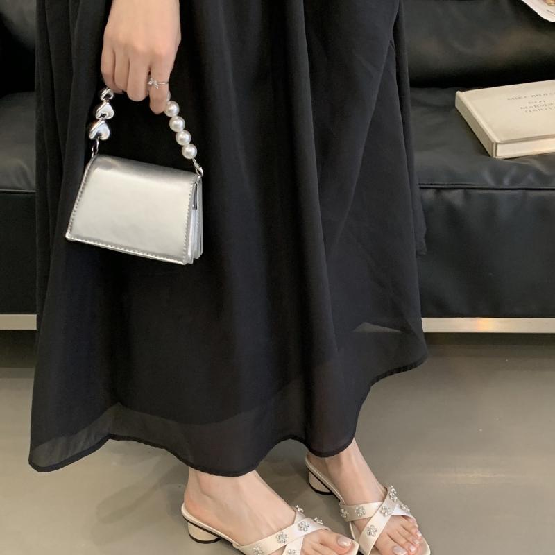 Mode Mode Temperament Frauenschuhe 2025sommer Neu Eckige Zehenpartie Niedriger Absatz Schlicht Vielseitig Damen Slipper Rutschfest Damen Sandalen