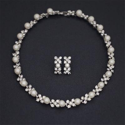 Glitrende Diamond Pearl Flower Halskjede Stud øredobber Sett Brude Bryllup Tilbehør Todelt sett