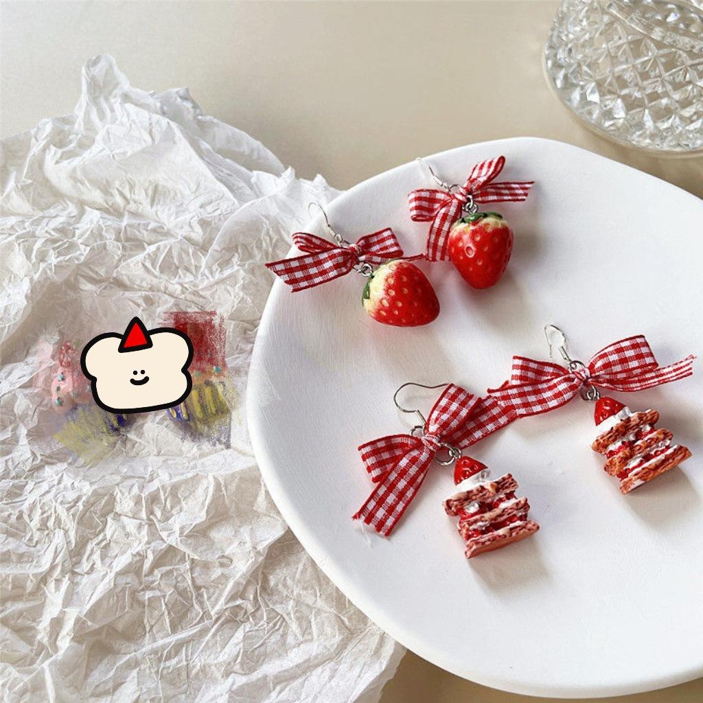 Trendy 3D Simulated Red Strawberry Flower Drop Earrings for Women Fruit Green Leaf Earrings Girls Party Jewelry Gift