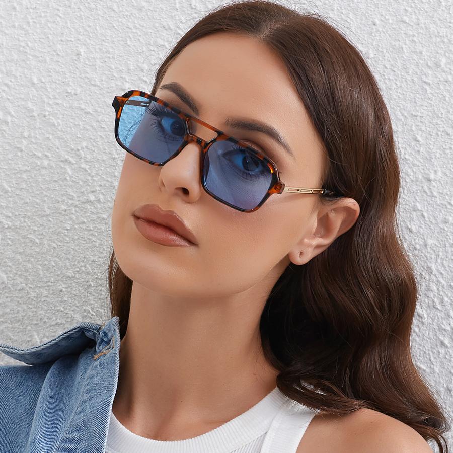 Retro Square Sunglasses Women Men Fashion Vintage Sun Glasses Female Male Brand Designer Shades Mirror Travel