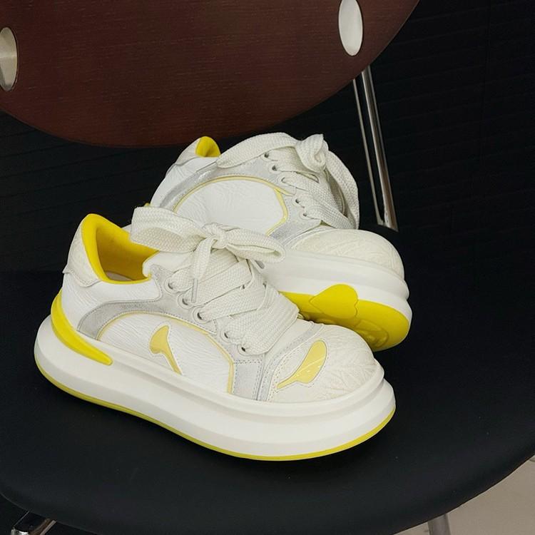 Niche design board shoes women's little white shoes 2025 spring new color matching Guochao casual sports shoes super fire moral training shoes