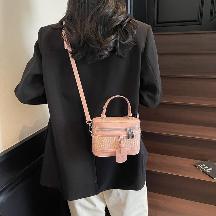 Handbag Bag Women's 2025 New Cute Girl Bucket Bag About Texture Shoulder Messenger Bag